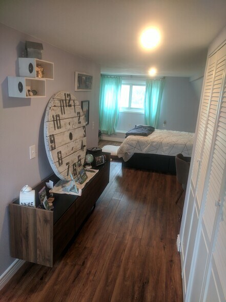 Building Photo - 7655 E 19th Ave