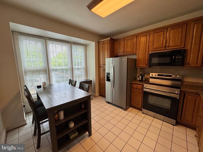 Building Photo - 9408 Regency Crest Dr