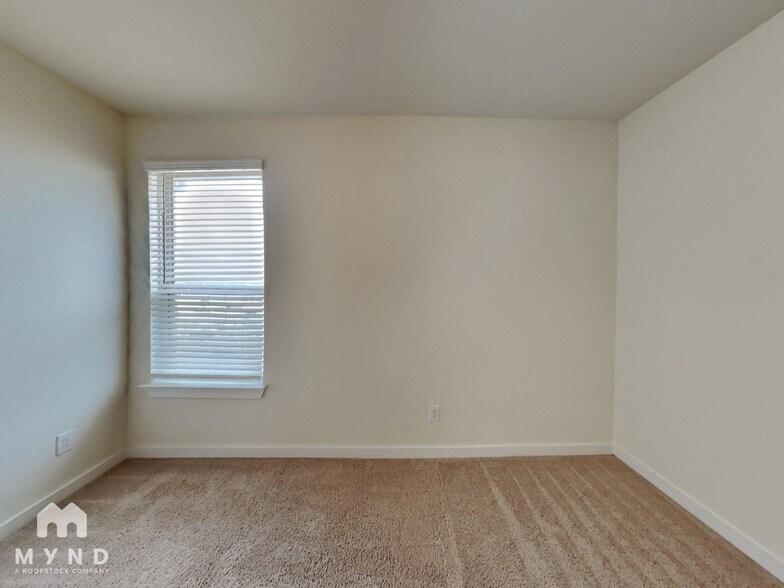 Building Photo - 4725 Tanglewood Dr
