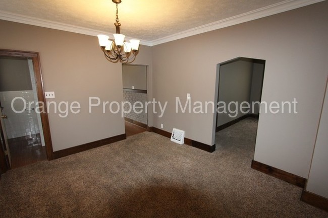 Building Photo - GIFFORD PARK-1/2 OFF 1ST MONTHS RENT!