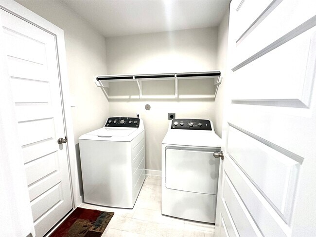 Building Photo - 15718 Telge Rdg Ln