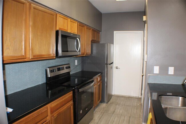 Building Photo - 7342 Regency Square Ct