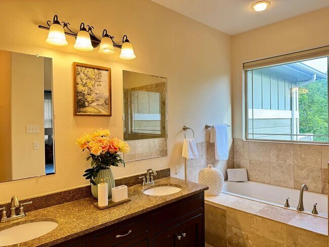 Building Photo - 1009 Taulbee Ln