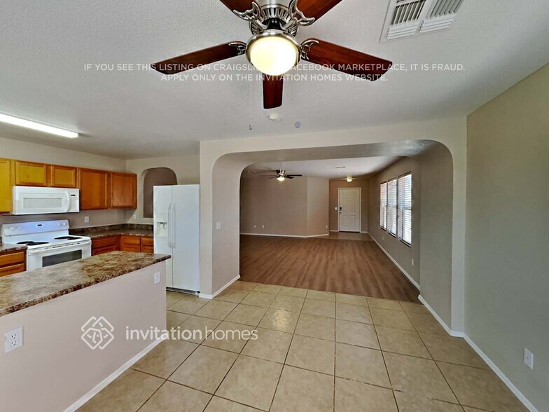 Building Photo - 10749 W Carlota Ln