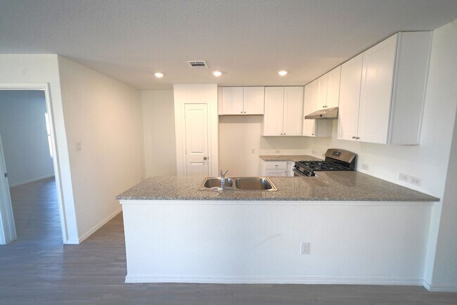 Building Photo - Like-New Home Now Available For Rent in Converse, TX! Realtor Commission offered: $600