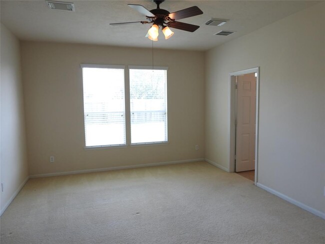 Building Photo - 2034 Monarch Hollow Ln