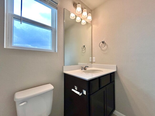 Building Photo - 202 Elm Br Trl