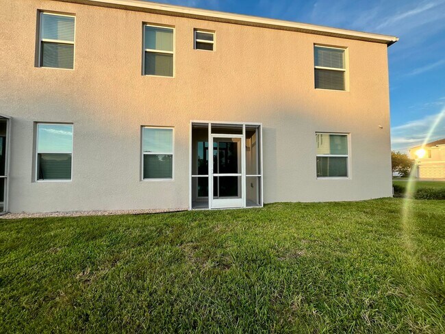 Building Photo - Plant City Townhome!!