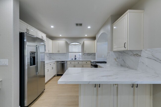 Building Photo - Fabulous Southern Highlands Property