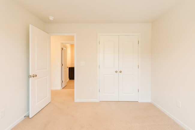 Building Photo - 6010 Walkers Run Dr