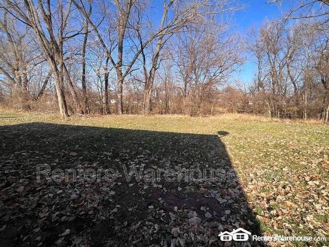 Building Photo - 3012 Raccoon St