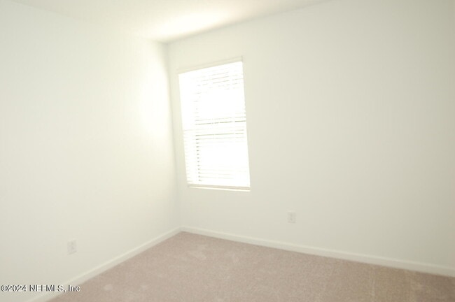 Building Photo - 689 Holly Lks Dr