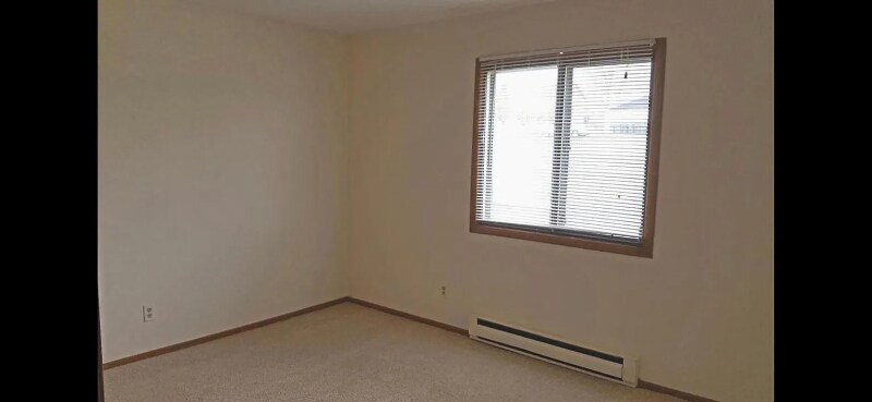 Building Photo - 1608 Creek Rd