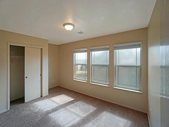 Building Photo - 11404 Briarcreek Loop