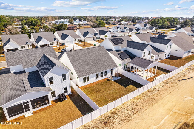 Building Photo - 729 Landing Cir