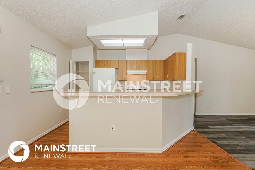 Building Photo - 258 Charles Ave