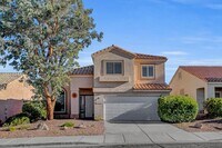 Building Photo - Beautiful 3 bedroom 2.5 bath home in Cente...