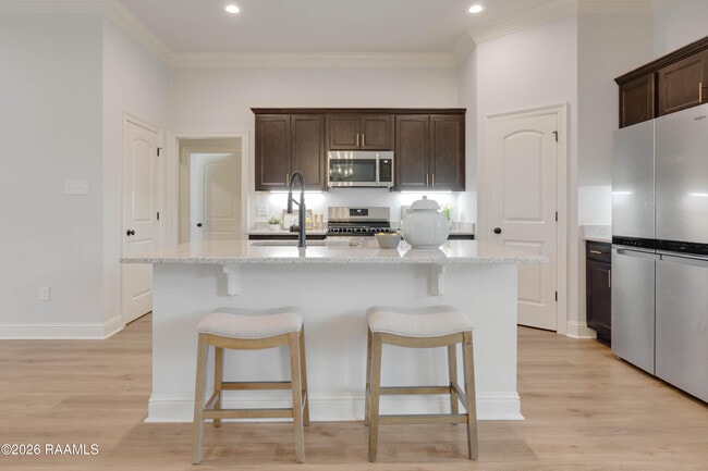 Building Photo - 102 Gilded Ln