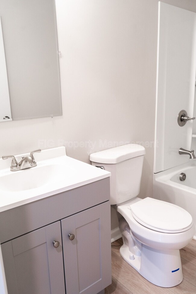 Building Photo - 614 Hillview Rd