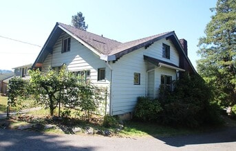 Building Photo - PRIVATE BOTHELL HOME FOR RENT W LARGE YARD & NEW PAINT & CARPET!