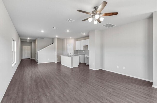 Building Photo - 9617 Last Maples Trl