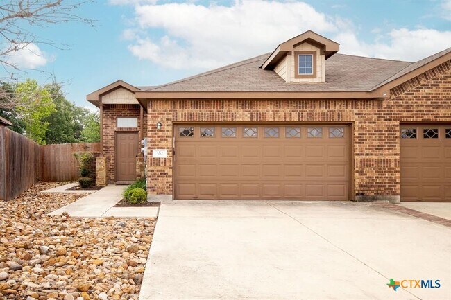 Building Photo - 586 Creekside Cir
