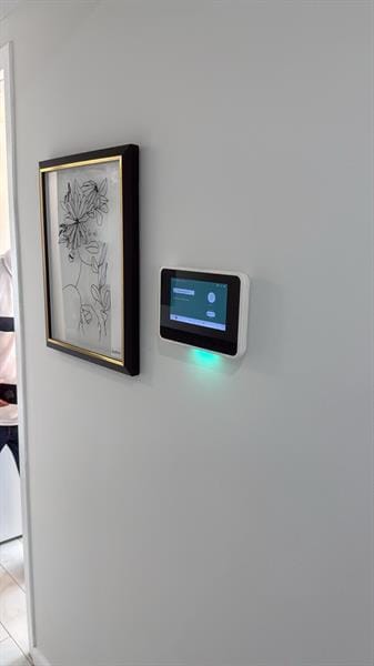 Building Photo - 332 Fanshaw H