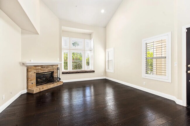 Building Photo - 1323 Greenway Rise