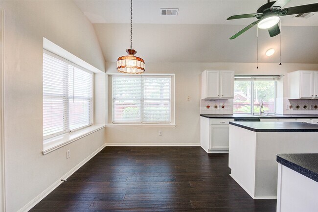 Building Photo - 6543 Horsepen Bayou Dr