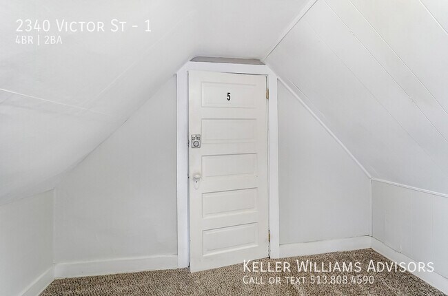 Building Photo - 2340 Victor St