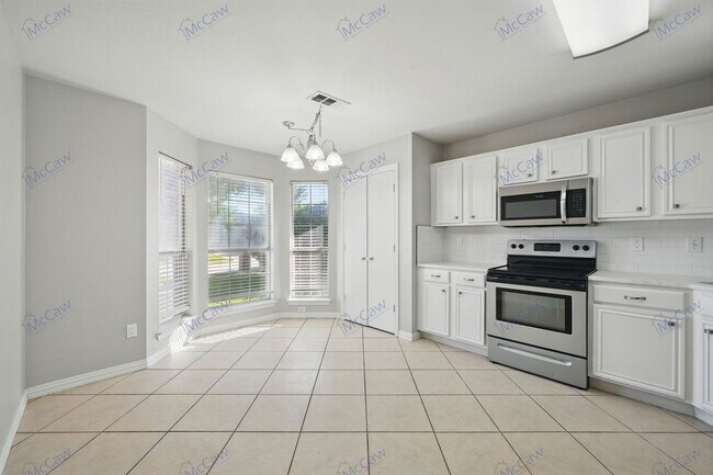 Building Photo - 1012 Waterview Dr