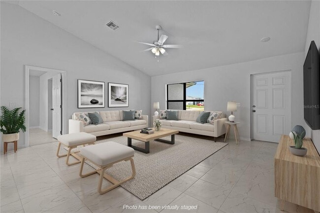 Building Photo - 710 NW 2nd Ln