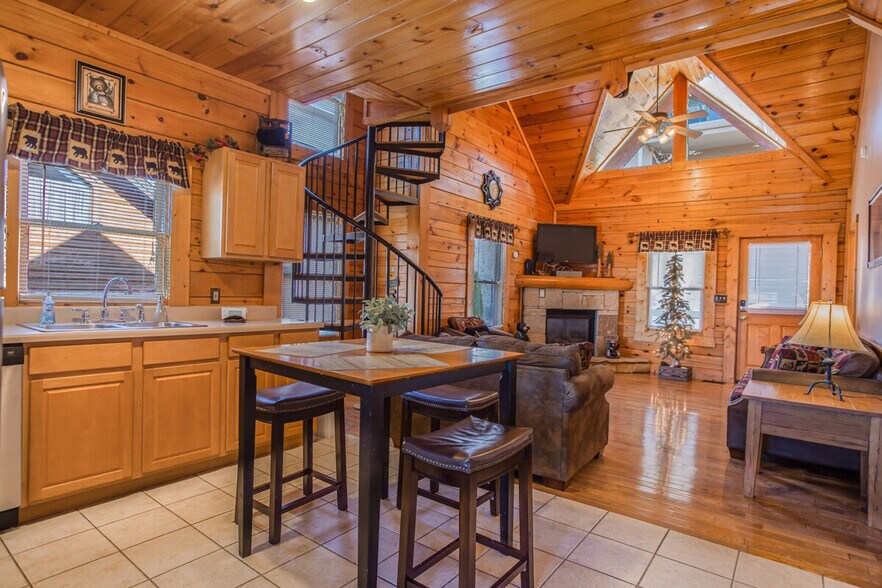 Building Photo - 415 Big Bear Wy