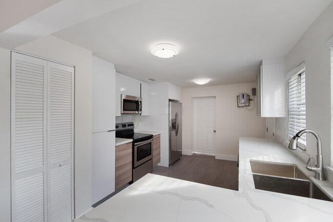 Building Photo - 522 NW 47th Terrace