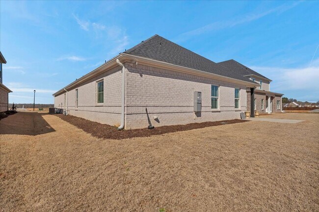 Building Photo - Beautiful 4BR/2.5BA  Full Brick Home in Co...