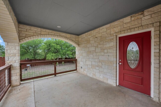 Building Photo - 623 Skyline Dr