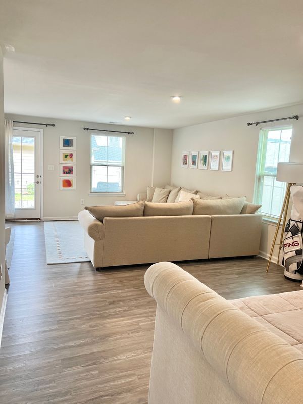 Building Photo - 1904 Glissade Ln