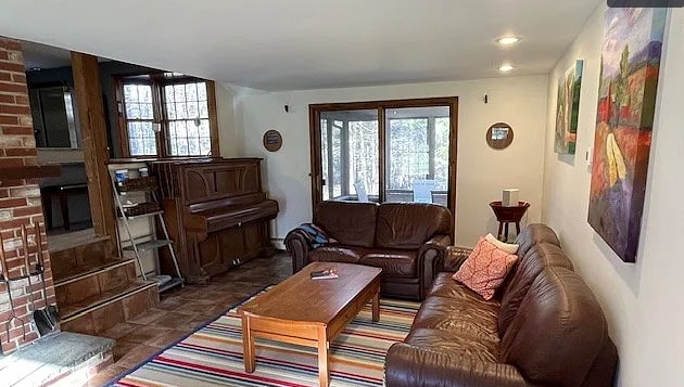 Building Photo - 47 Pine Knoll Rd