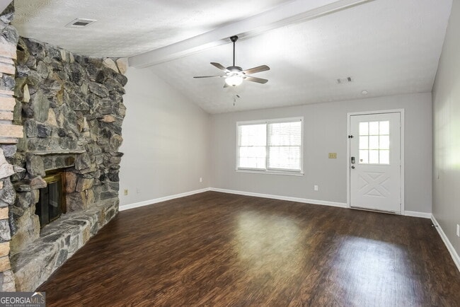Building Photo - 897 Raintree Ct SE