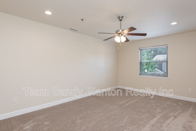 Building Photo - 3508 Mossy Oak Villas Cir