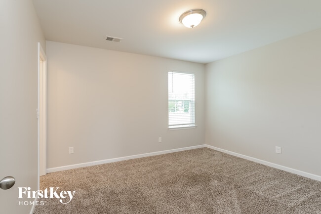 Building Photo - 107 Sawyer Ln