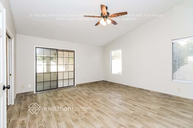 Building Photo - 3338 E Grove Ave