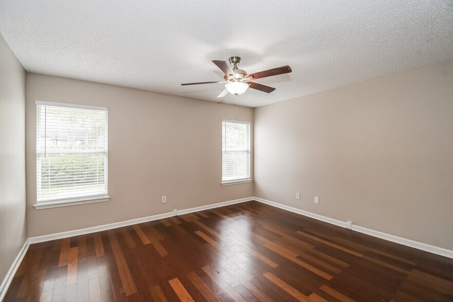 Building Photo - 3279 Chad Bourne Dr