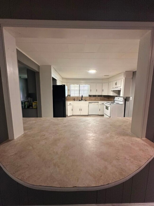 Building Photo - 821 Desota Pl