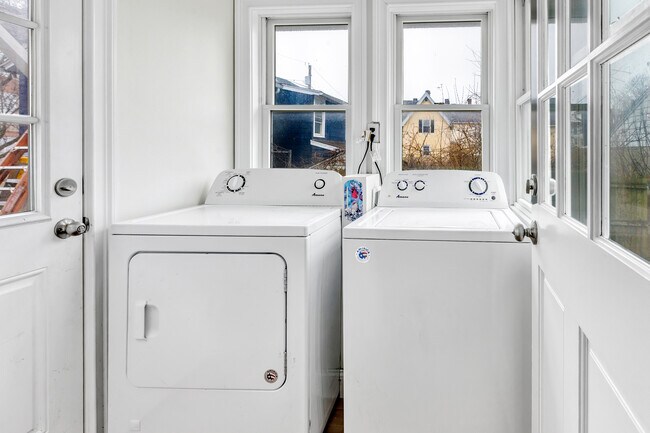 Building Photo - 105 Atlantic St