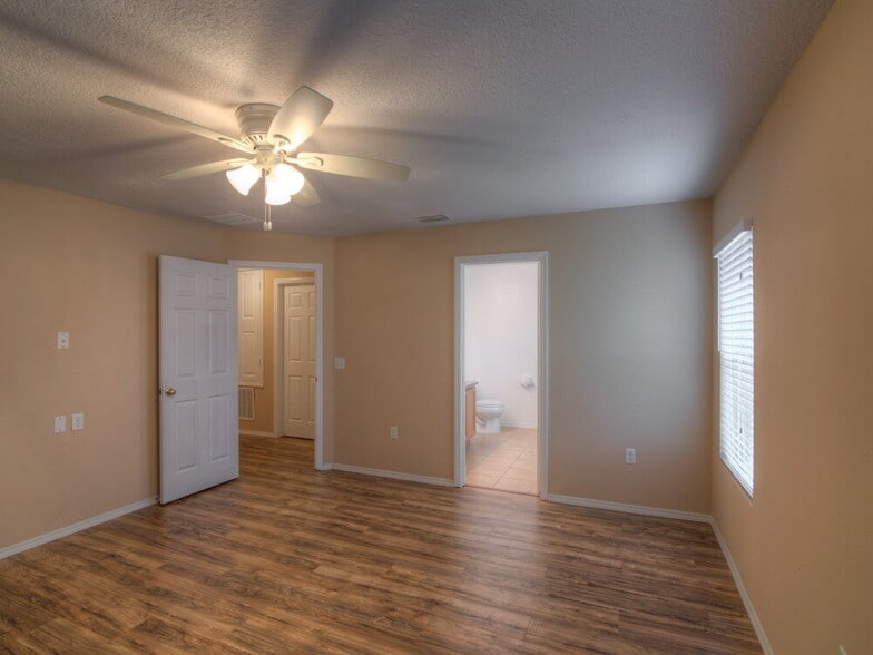 Building Photo - 2929 Breezy Meadow Rd