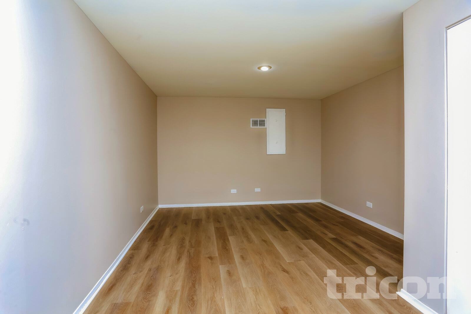 Building Photo - 5004 Lake Dawnwood Dr
