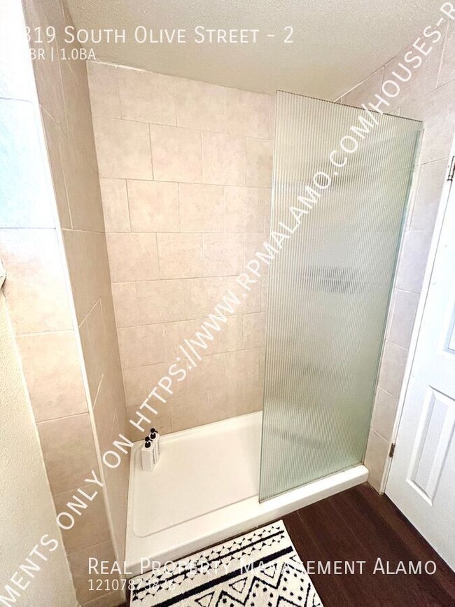 Building Photo - AVAILABLE NOW! FULLY FURNISHED 2 Bedroom /...