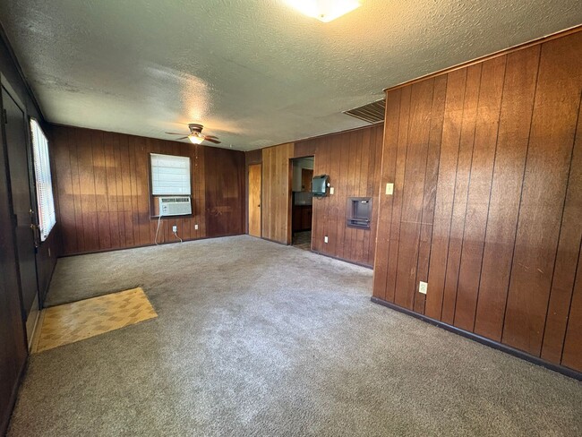 Building Photo - 320 W 83rd St