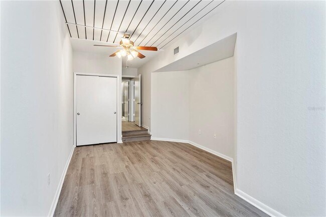 Building Photo - 2411 W Horatio St